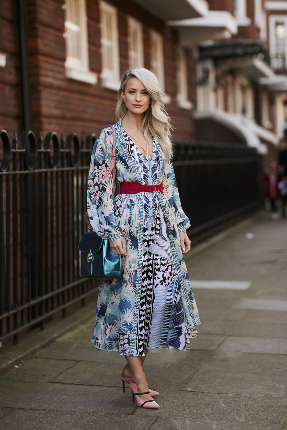 新款碎花裙搭配什么鞋好看,穿碎花裙适合什么鞋