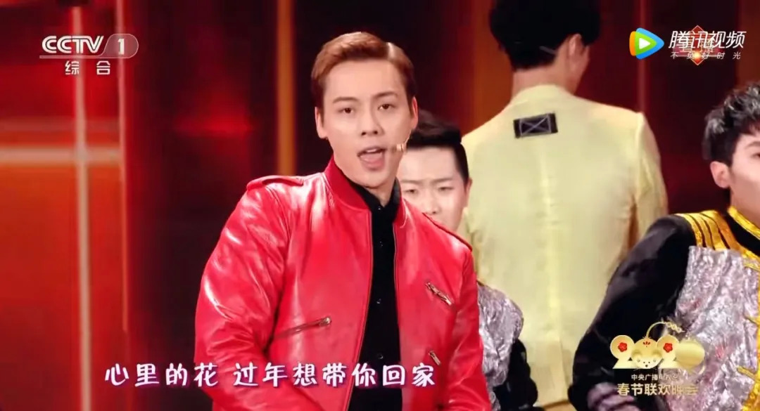 在春晚独唱的歌手的水平,在春晚舞台上唱歌