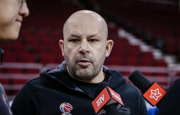 cba教练雅尼斯,北京首钢男篮教练雅尼斯