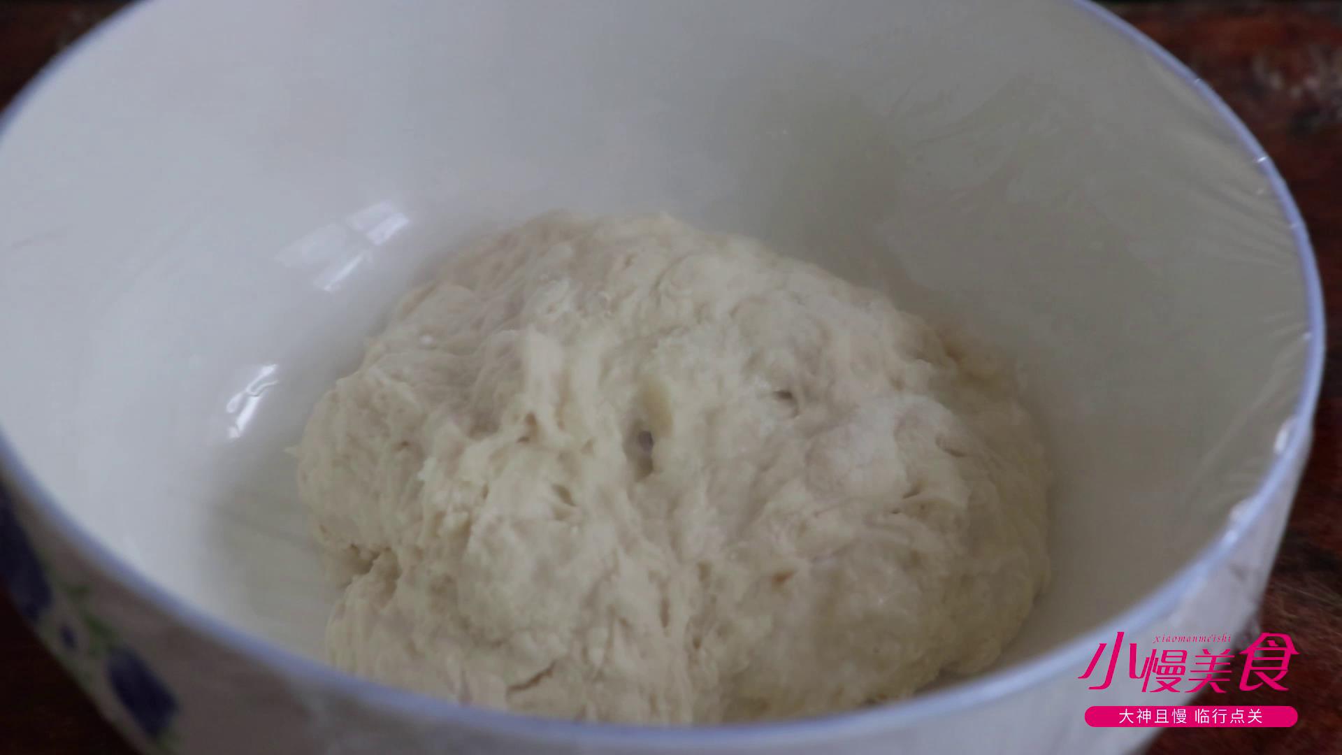 水煎包煎时水和面的比例是多少,水煎包的做法面糊和水比例