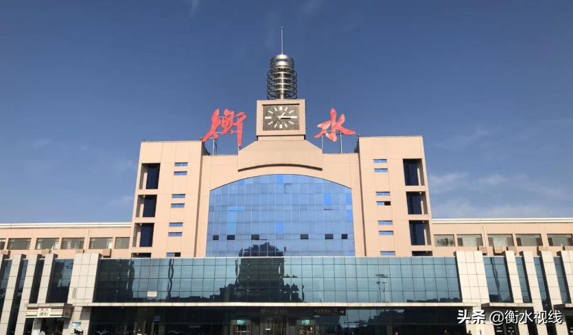 大年三十坐专列图片 (大年三十回家过年专列)