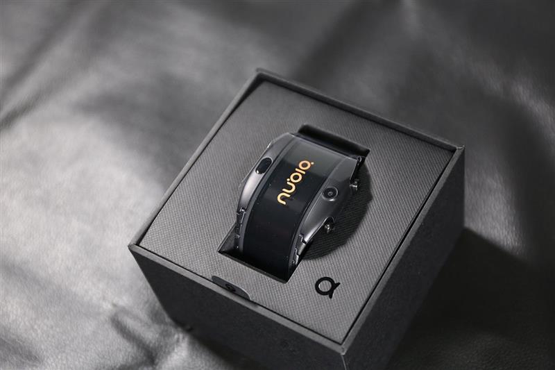 厉害啦！折叠屏努比亚腕机阿尔法评测：钢铁侠的技能被它实现