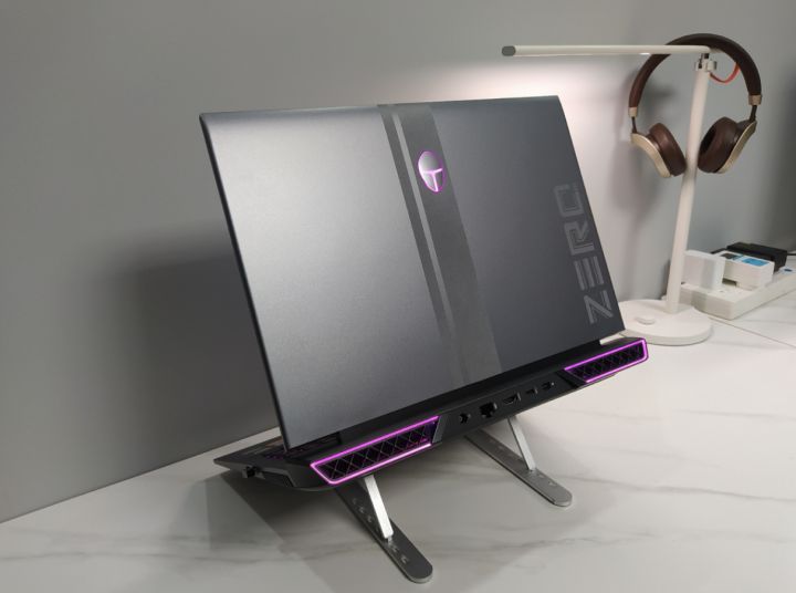 雷神最新游戏本17.3评测,雷神zeroi93070笔记本游戏测评