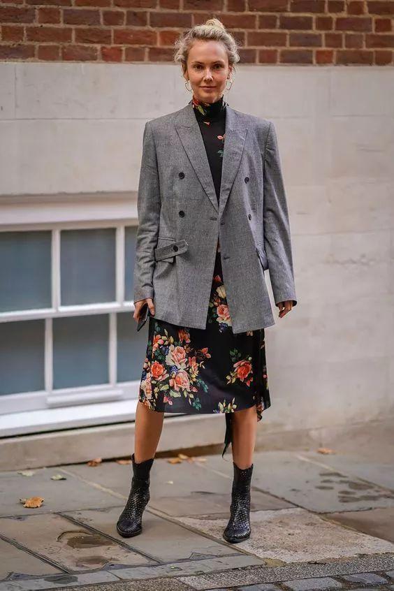 西装配裙子适合哪种发型,中长西装配什么裙子好看