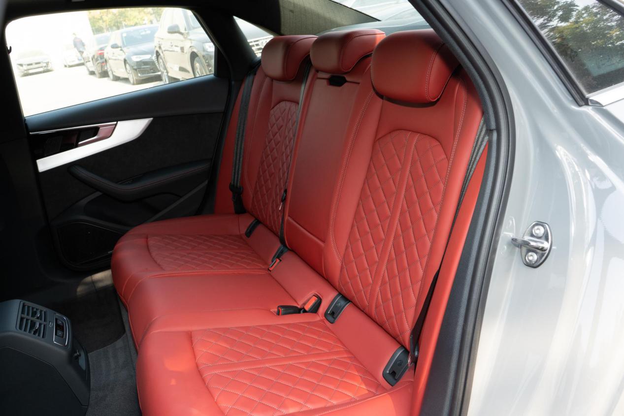 银耳奥迪s62021款,s4银耳奥迪