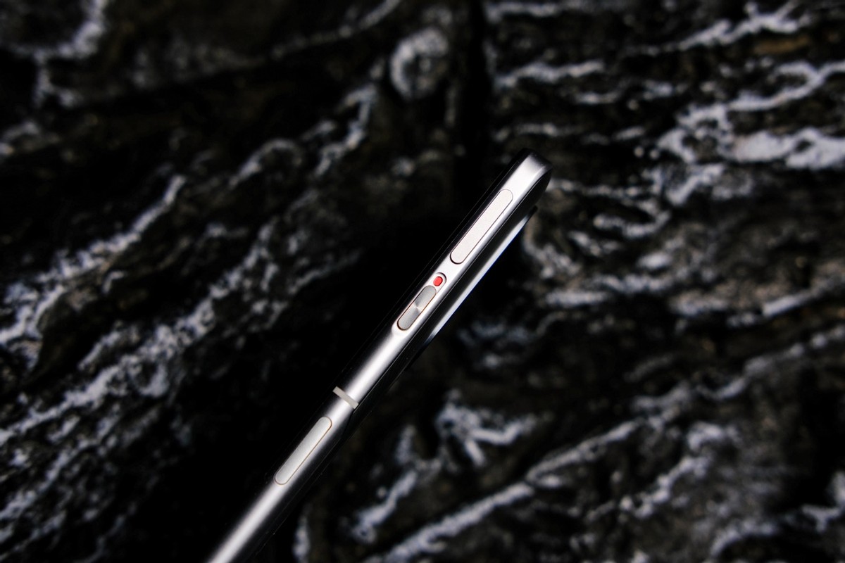 redmik40游戏增强版性价比之王,redmik40游戏增强版和realmeneo2