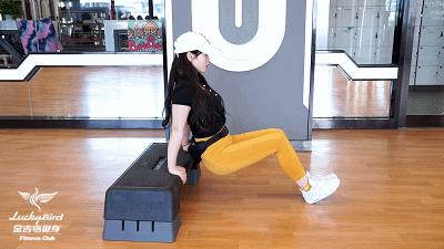 健身小贴士四个动作练出马甲线,徒手深蹲怎么样才能练出马甲线