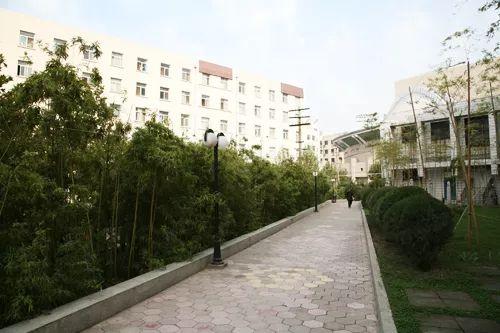 西安美院：中国九大美院之一，我国最早开办艺术专科的院校之一