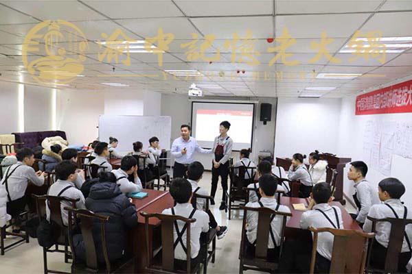 开火锅店需要避哪些坑,现在开火锅店风险大吗