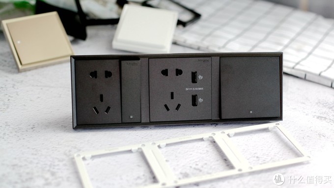 施耐德皓呈系列小夜灯现场效果,施耐德颜值开关插座