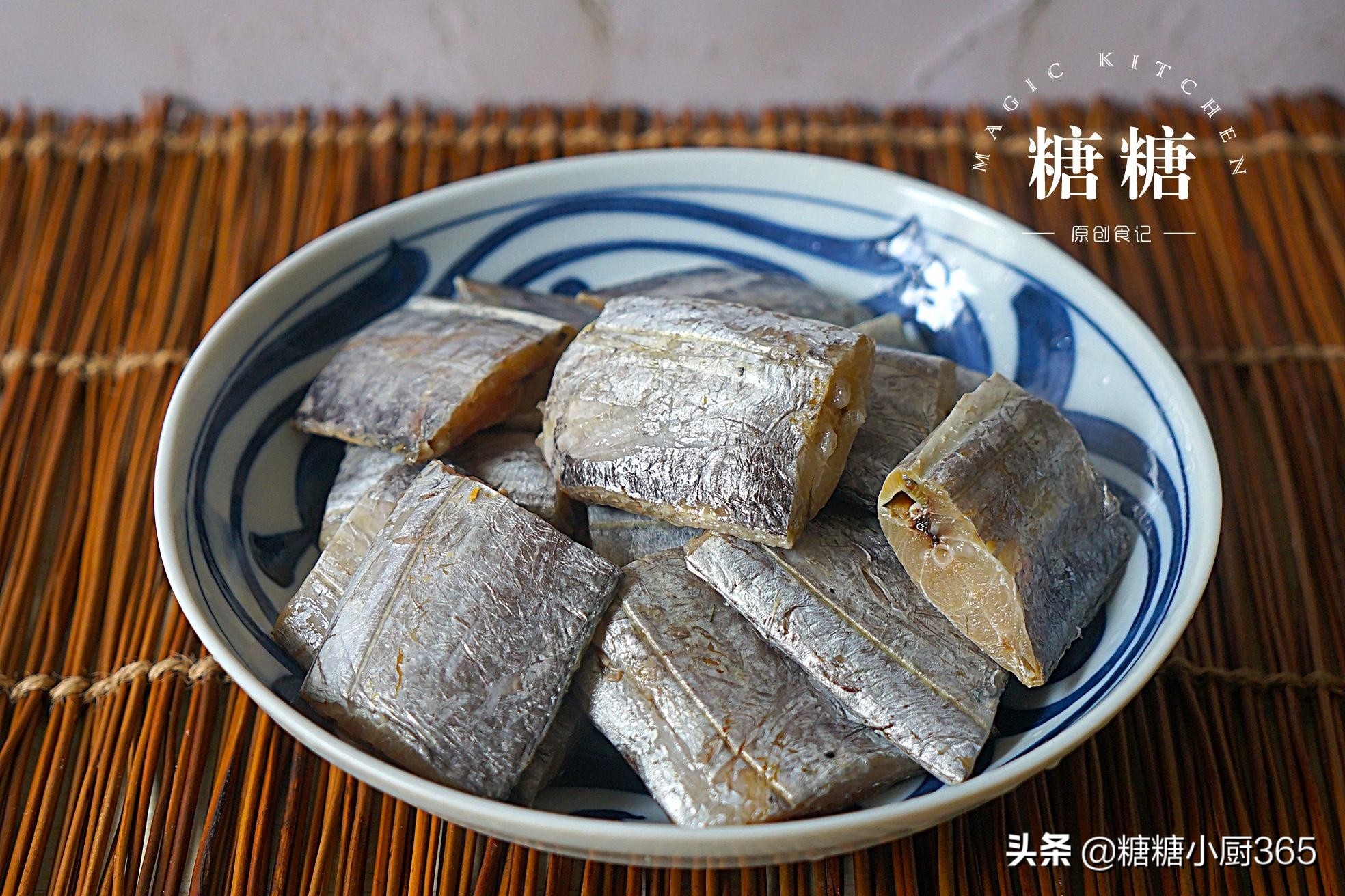 煎带鱼不粘锅不破皮怎么回事,煎带鱼不掉皮的五个妙招