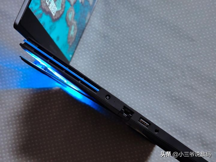 荣耀猎人游戏本v700是高色域的吗,荣耀猎人游戏本v700游戏实测