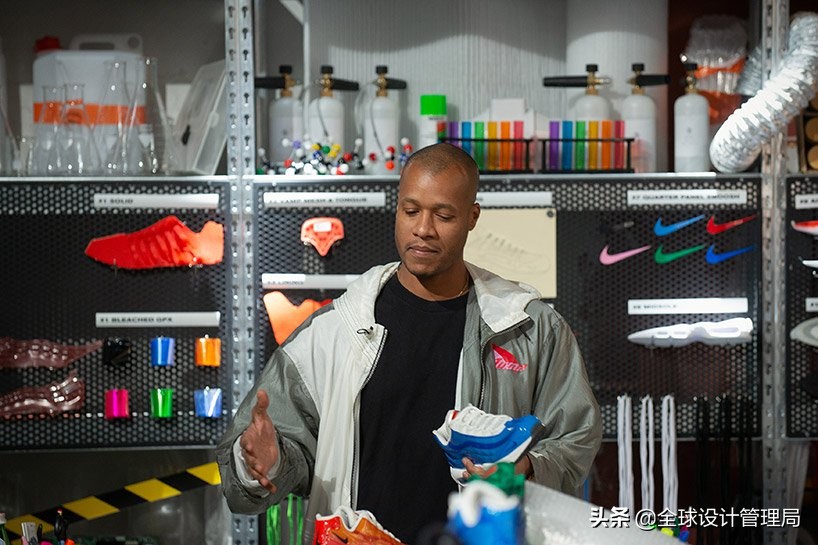 耐克设计师在米兰定制车间首次推出NikeAirMax