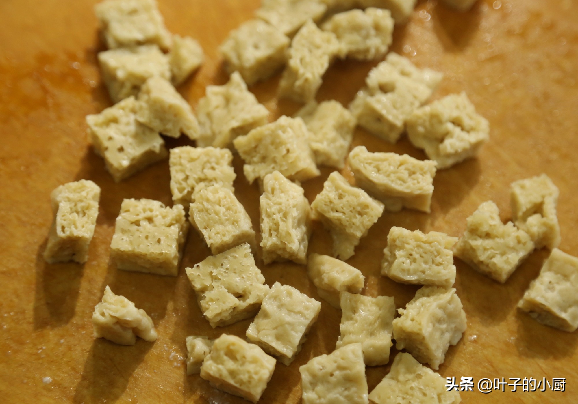 正宗做凉皮的方法和技巧,凉皮为什么发粘干裂