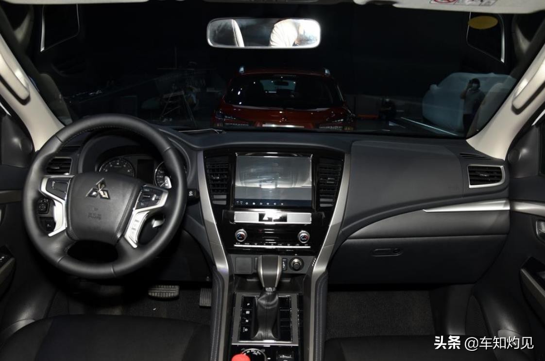 新款帕杰罗劲畅实车图曝光,30万以内能拿下的suv