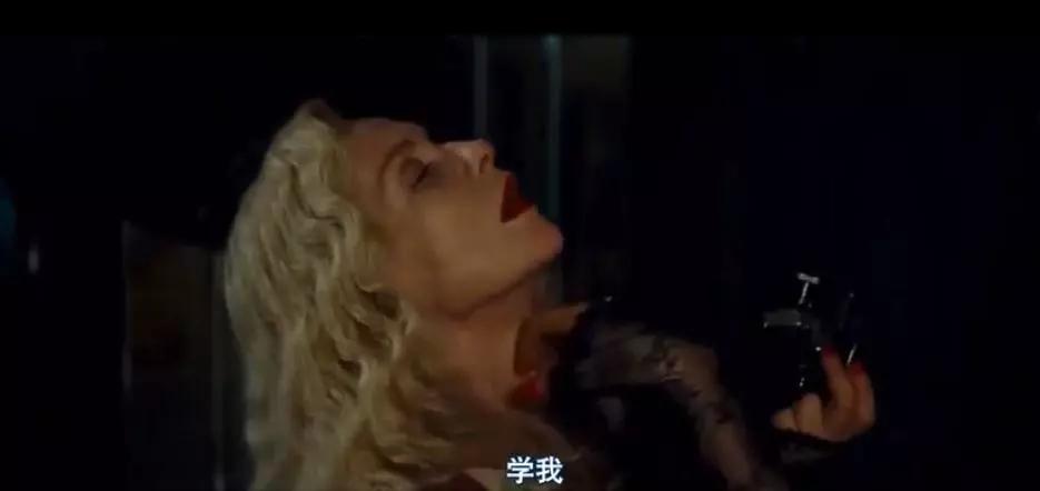 对着小孩的脸拍的视频,给孩子拍照事件