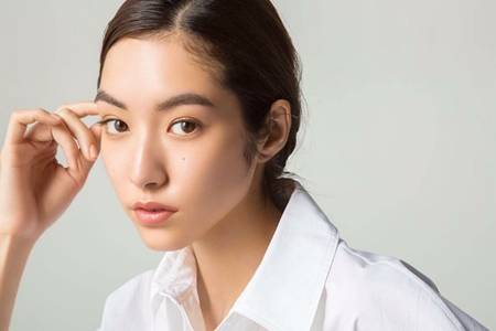 女性脸肿是什么原因引起的,脸肿是什么原因女性