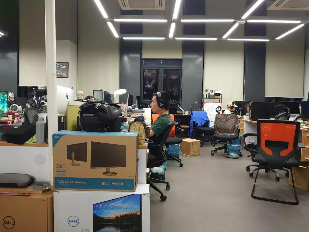 2699元的索尼手机,索尼5999元相机