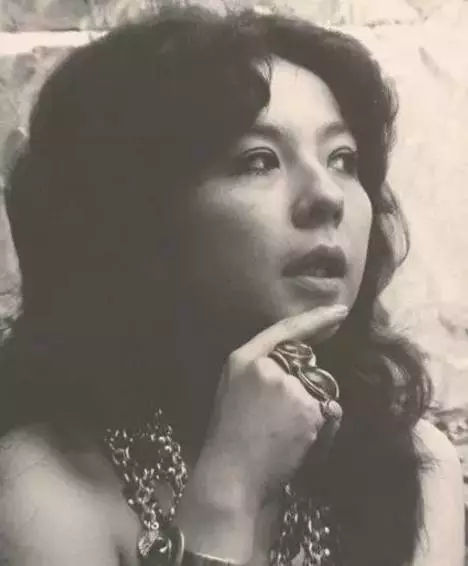 黄家驹最后一任女友现状,黄家驹历任女友现状