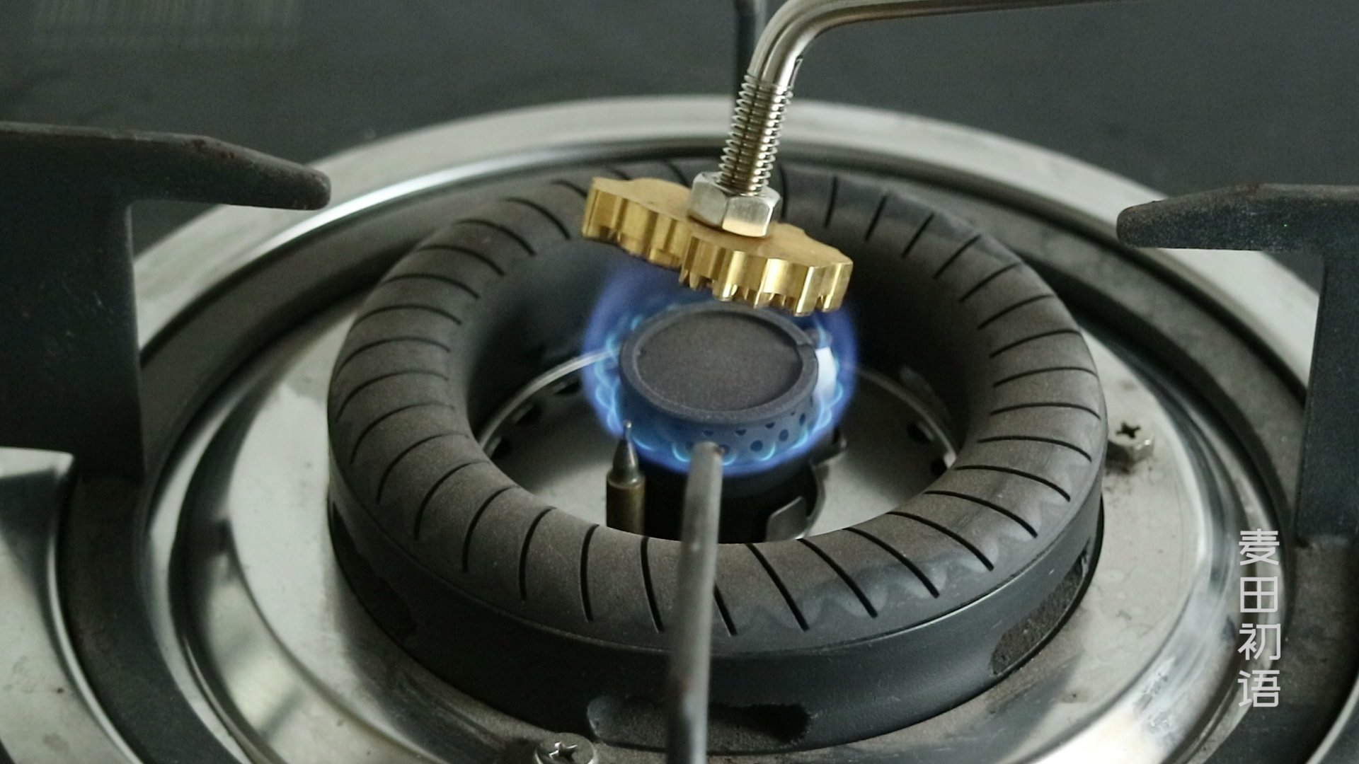 纸杯戚风蛋糕不塌不回缩的诀窍,用纸杯做戚风蛋糕湿乎乎的