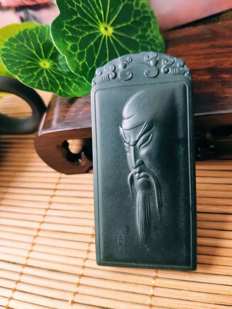 关公挂件男的戴有什么讲究,戴关公吊坠的讲究和忌讳