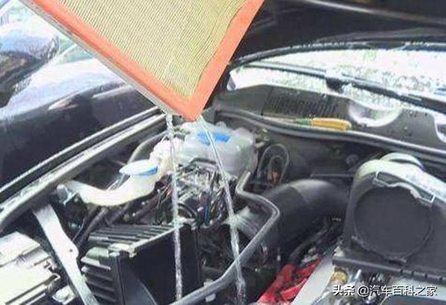 车被水淹了熄火什么原理,车被水淹熄火怎么处理