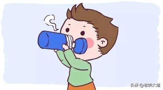 如何让不爱喝水的孩子喝水呢,孩子不爱喝水怎么办有哪些好办法