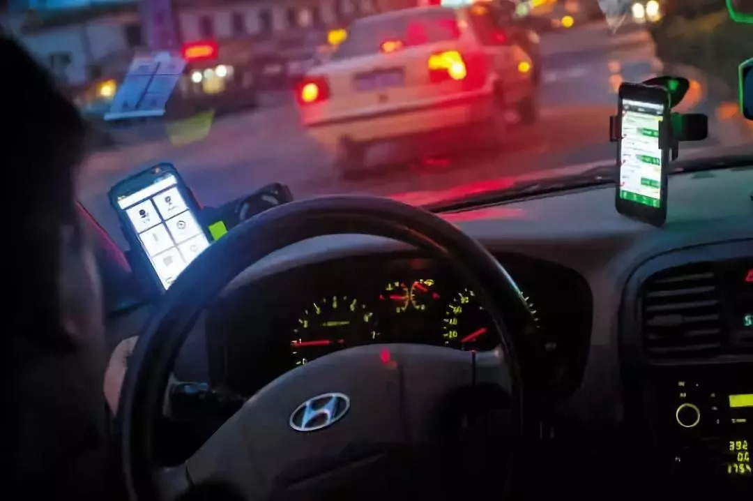 租车跑一个月收4000贵么,租车跑滴滴一天能赚多少钱