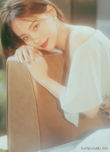 张嘉倪延禧攻略垫肩,张嘉倪为什么垫肩