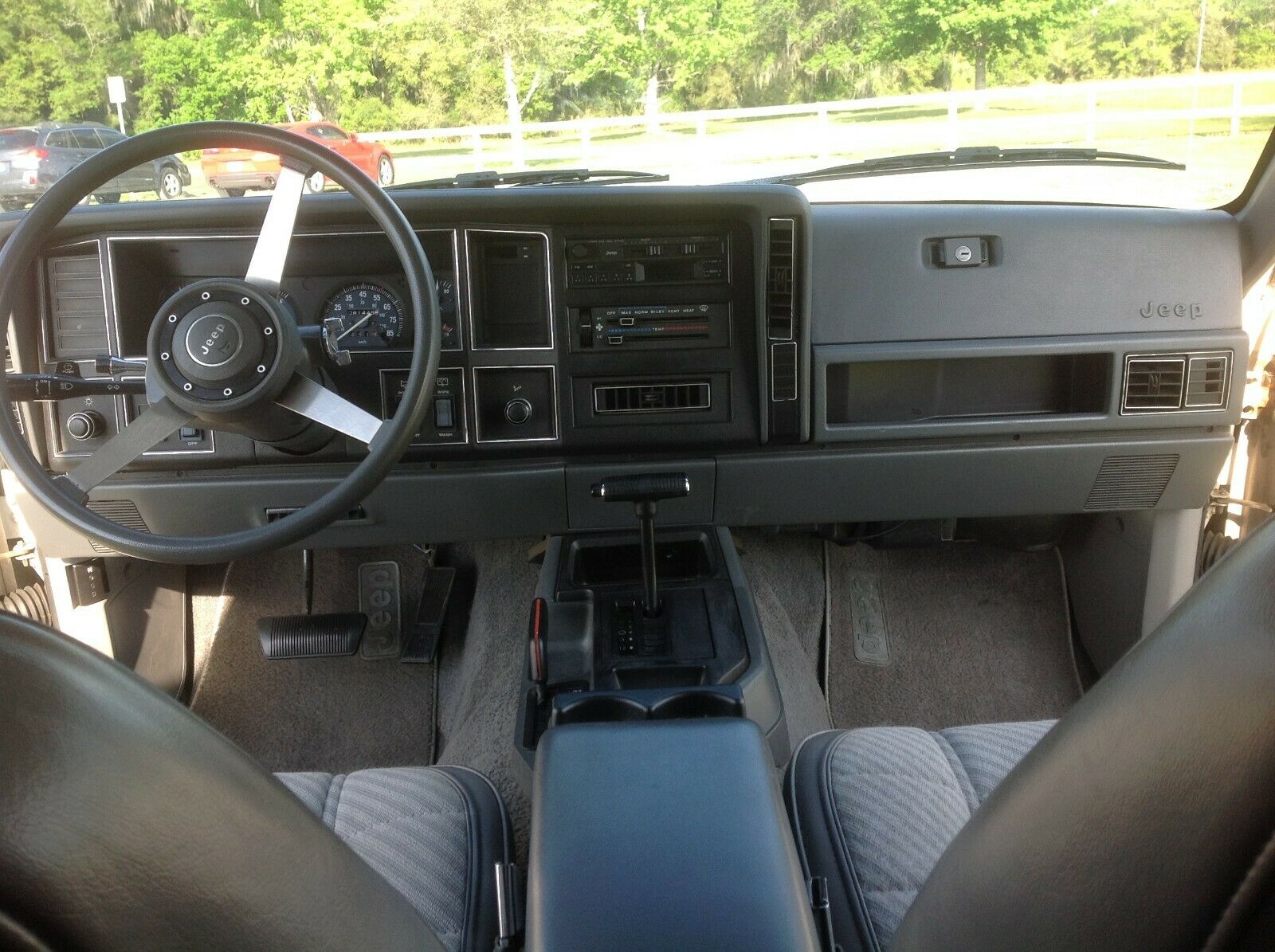 都说修不好的切诺基,那是你没开过原装的,国产后北汽把他给毁了