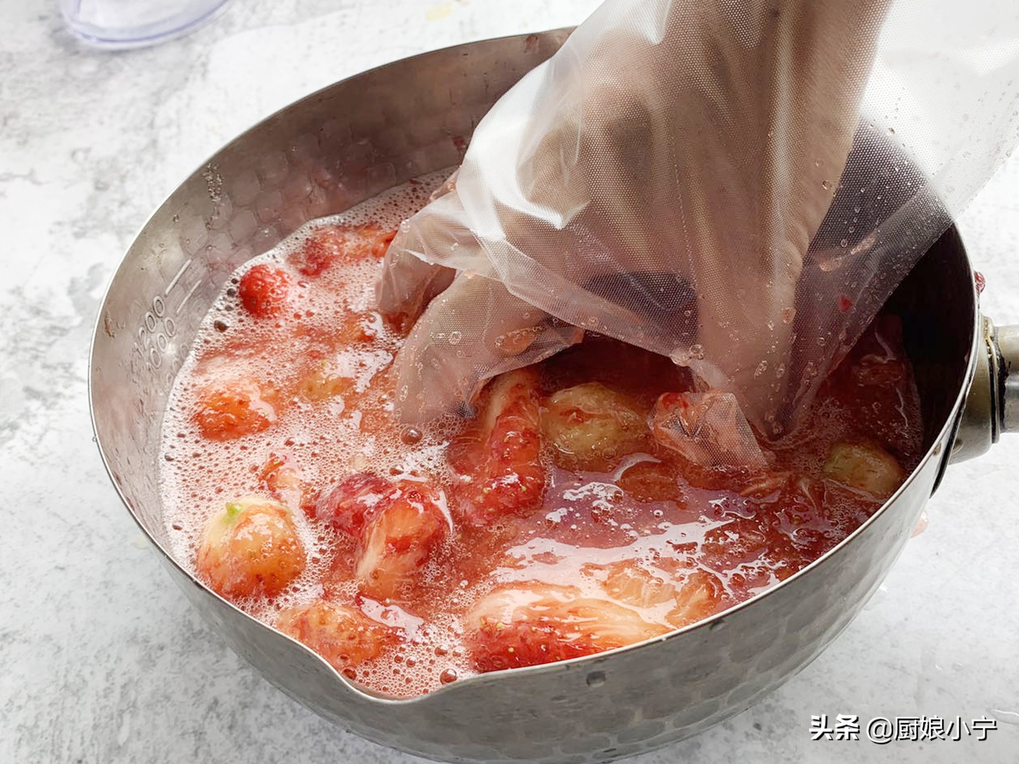 自制草莓酱怎么才能保存长久,熬好的草莓酱可以冷冻保存吗