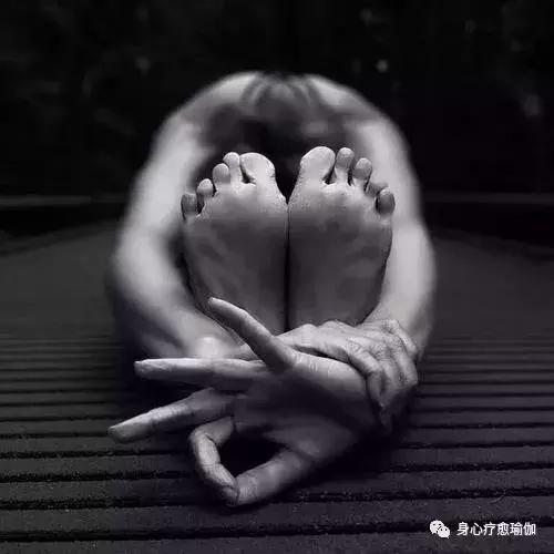 呼吸控制练习瑜伽,瑜伽练习时怎样吸气呼气