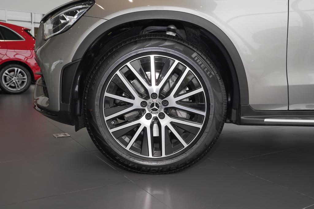 奔驰glc4maticamgline轿跑suv,奔驰glcsuv霸气出场