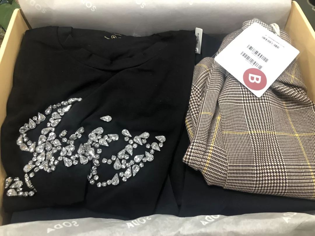 盲盒开箱很多快递,盲盒有人寄快递