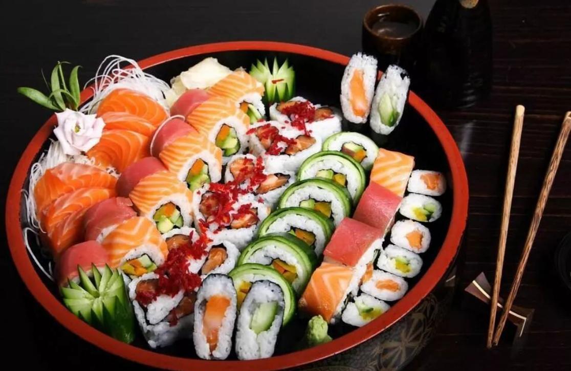 它是一种传统的中国食物英文,日本的美食文化寿司