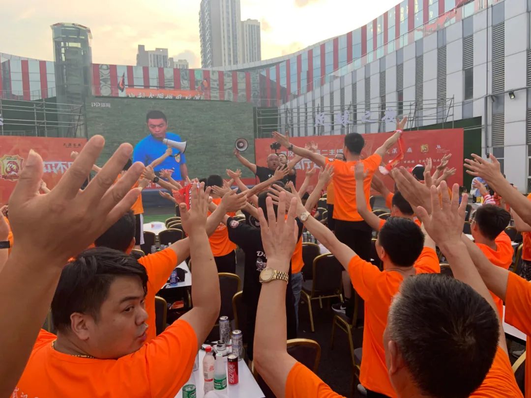 何塞换下卡里索,后防精彩防守