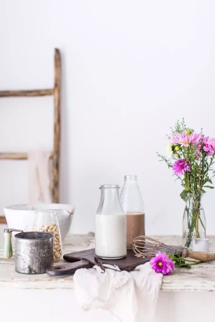 关于牛奶的这些知识你真的了解吗,牛奶虽好哪10类人不宜喝牛奶