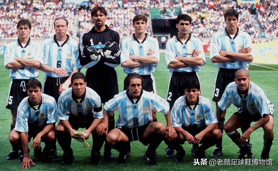 脚踏虎爪靴的神奇巫师，35岁参加世界杯，41岁复出只为母队上座率