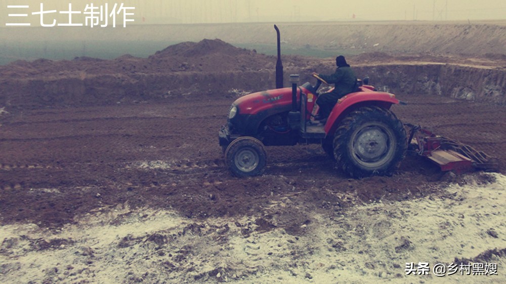 农村老屋可以用三七灰土做地面吗,地基用三七灰土好还是三合土好