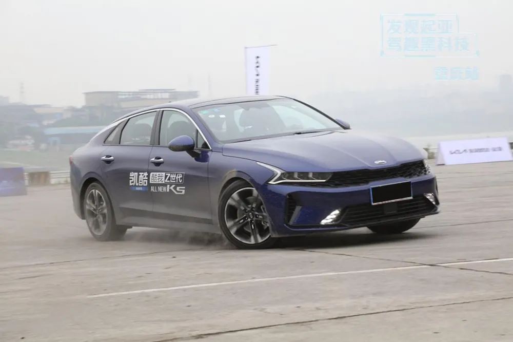 起亚k52016款2.0lhybridgls,2012款2.4l起亚k5自动premium特别版