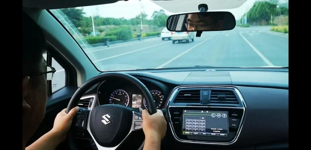 铃木骁途的优点与缺点,铃木骁途1.4四驱二手车多少钱17年