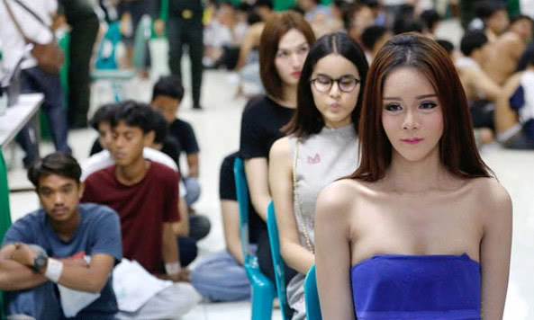 泰国“人妖”为何要服用避孕药？假人妖？揭秘“她们”背后的心酸