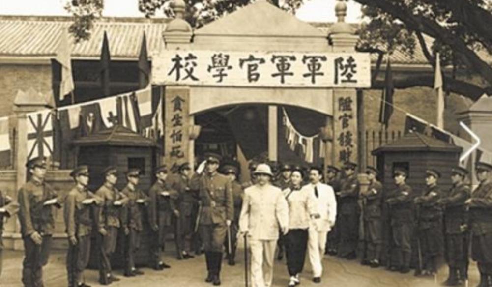 黄埔军校是苏联帮助建立的吗,黄埔军校是谁帮助建立的