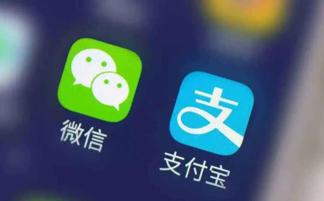 大学生校内卖水果,大学生在地摊上卖水果