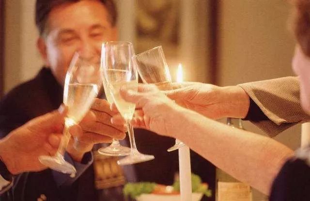 红薯不能与苹果同食,红薯不能和什么一起吃会腹泻