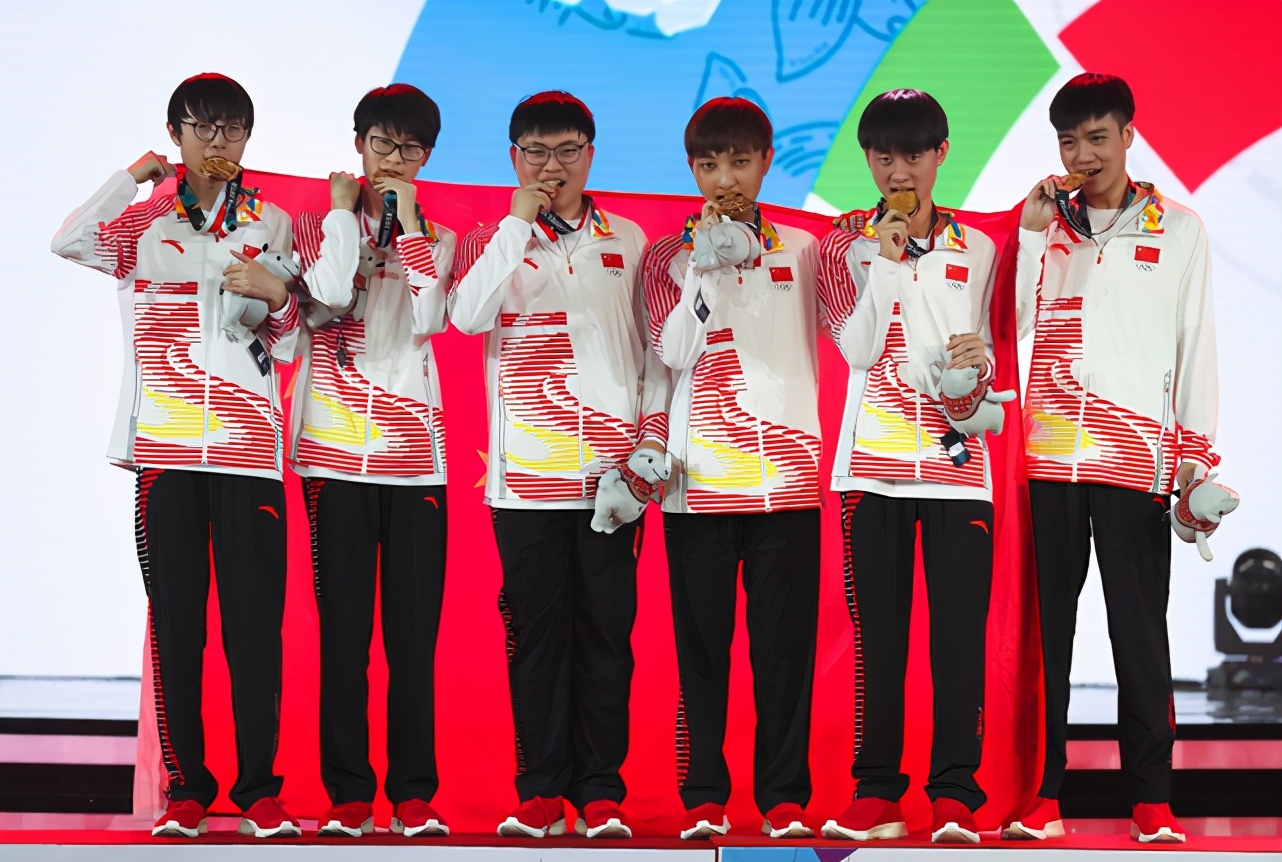 兵败S10后，终于又有网友提问：五个中国人真的赢不了S赛吗？