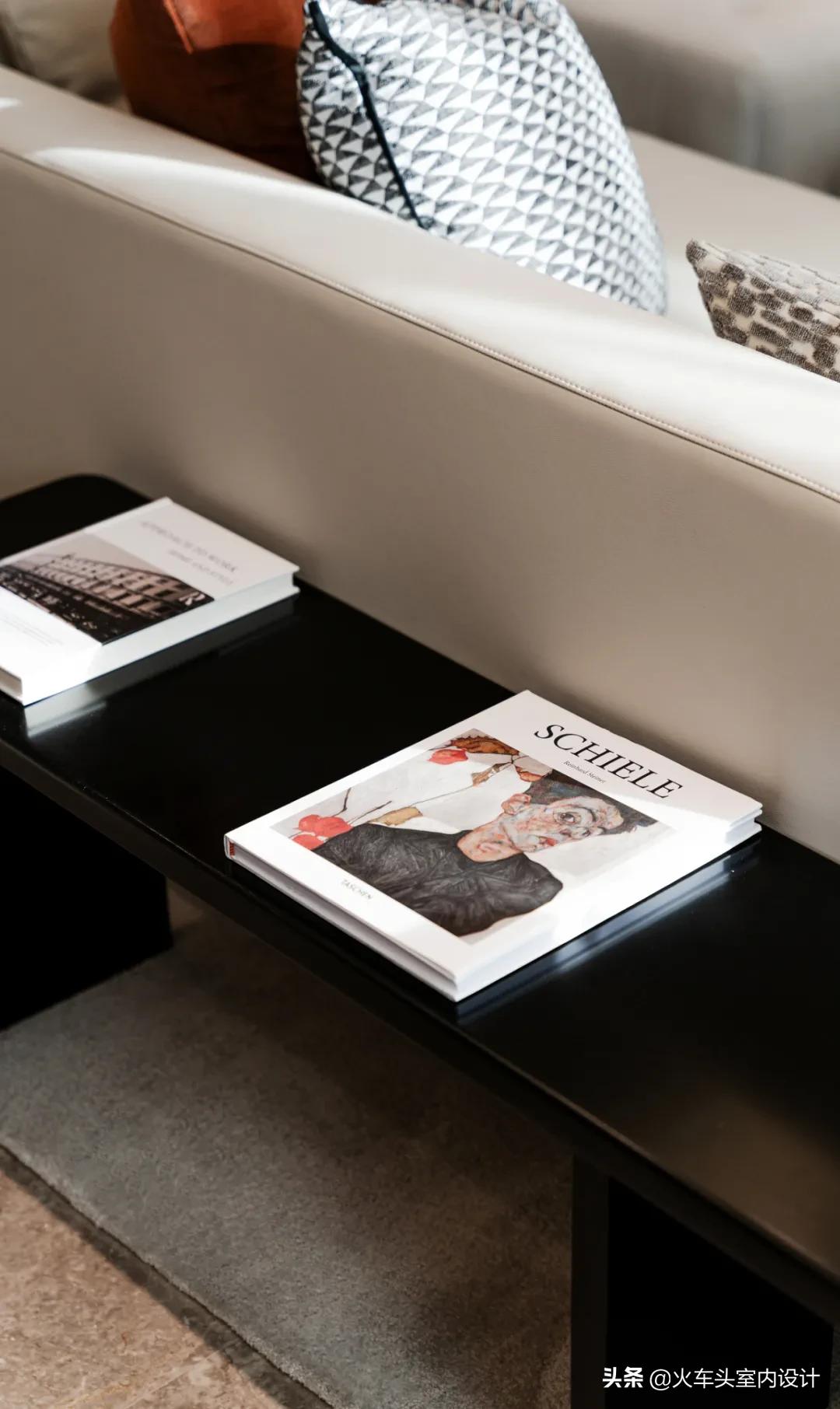 现代意式风情赋予空间奢华的灵魂,元禾大千成都艺术品有限公司招牌