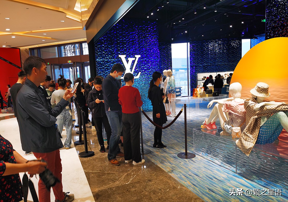 宁波东部新城银泰城人气,宁波东部新城宏泰广场