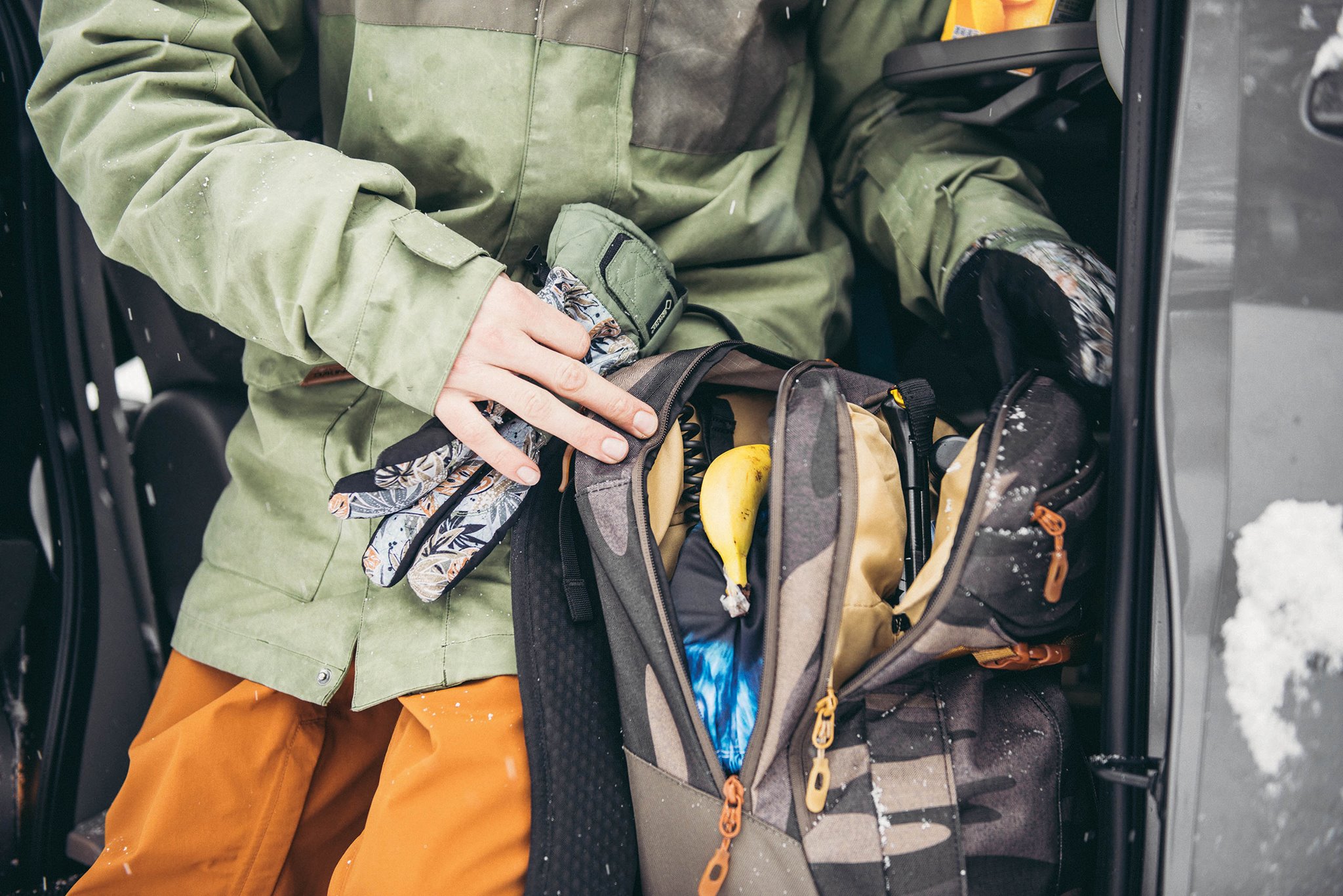 滑雪装备推荐背包类型,dakinehelipack滑雪背包