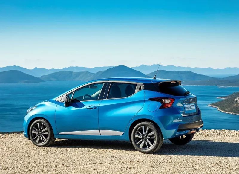 飞度对比玛驰,日产玛驰对比本田飞度怎么选